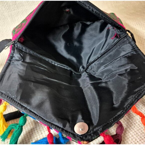 NWOT Mexican Embroidered Crossbody Envelope Purse Multicolor Floral Tassels - Picture 11 of 11